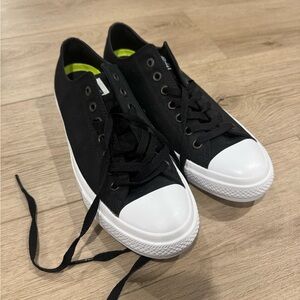 NWOT Men Converse Black and White Canvas Sneakers size 10